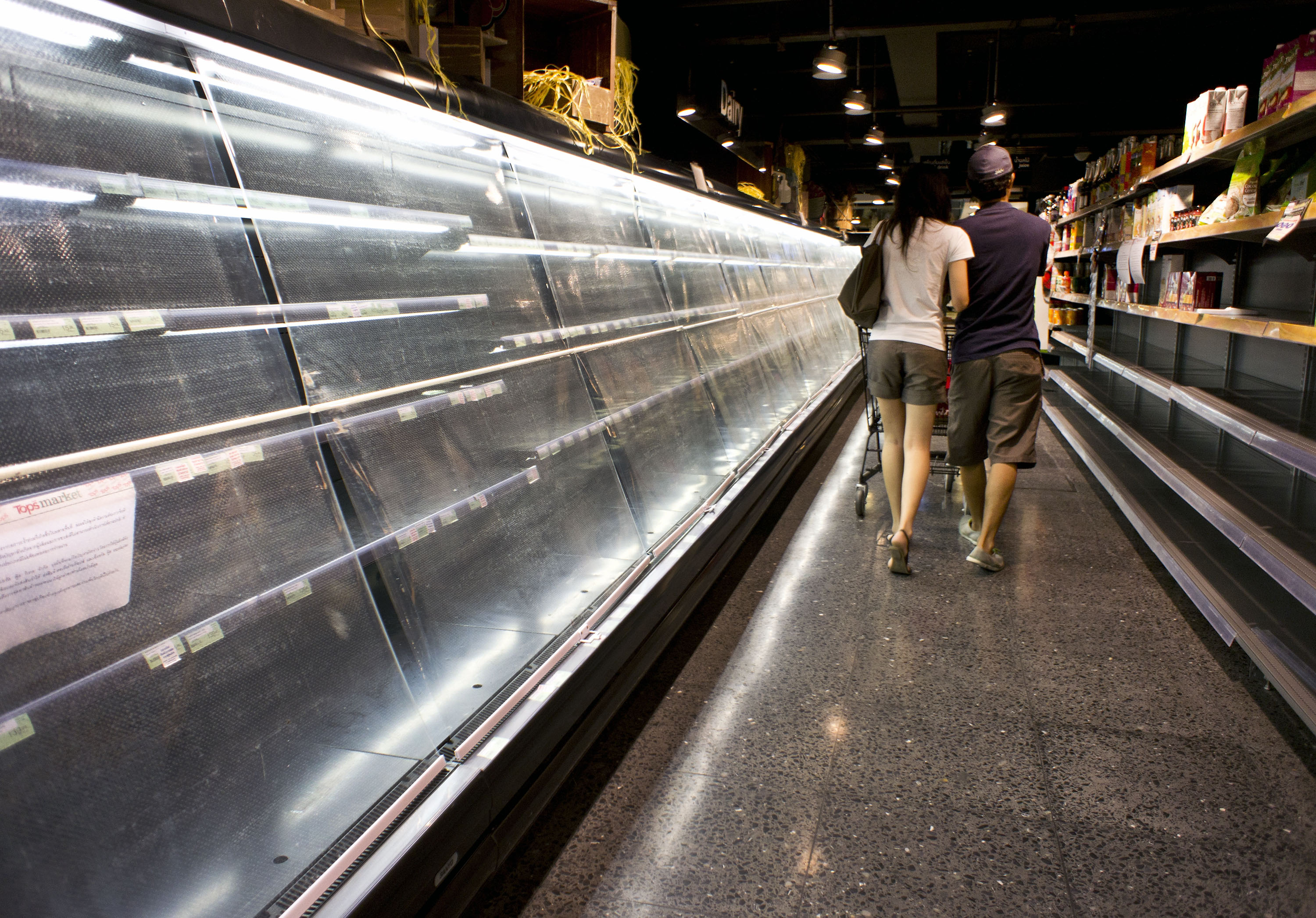 Λουκούλειο γεύμα για έναν 30χρονο σε κλειστό σούπερ μάρκετ